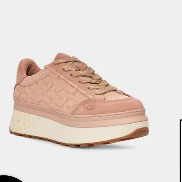 Ugg - Picture 5 of 5